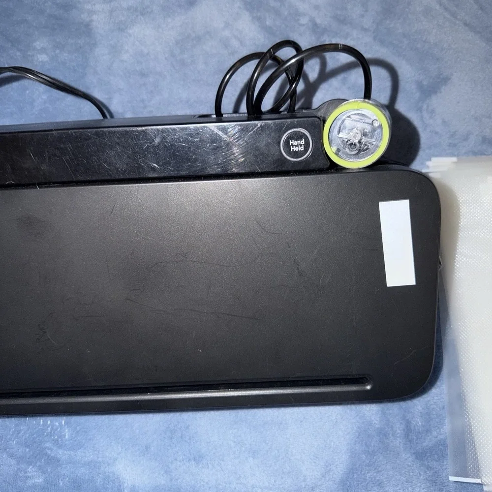 Foodsaver Vs3120 Multi‎ Use Food Preservation system With Roll Of Bag And Bags